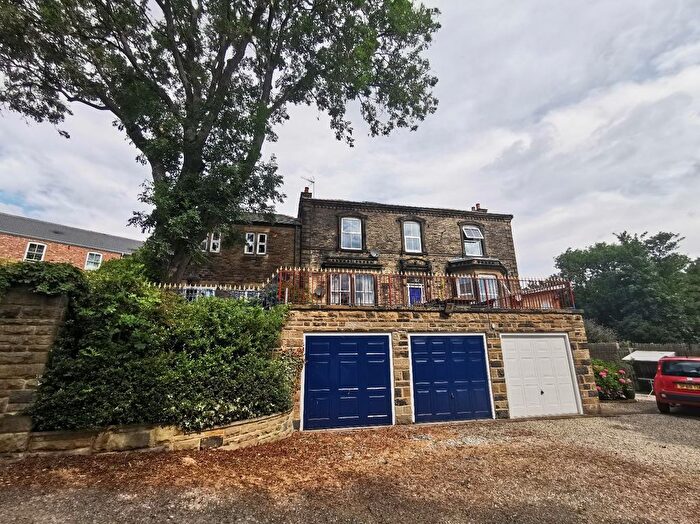 1 Bedroom Flat To Rent In High Street, Morley, Leeds, West Yorkshire, Uk, LS27