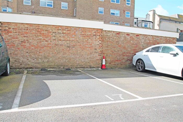 Property To Rent In Kings Esplanade, Hove, BN3