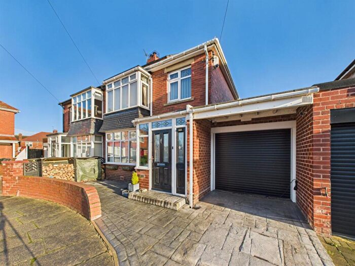3 Bedroom Semi Detached House For Sale In Keswick Drive, Cullercoats, NE30
