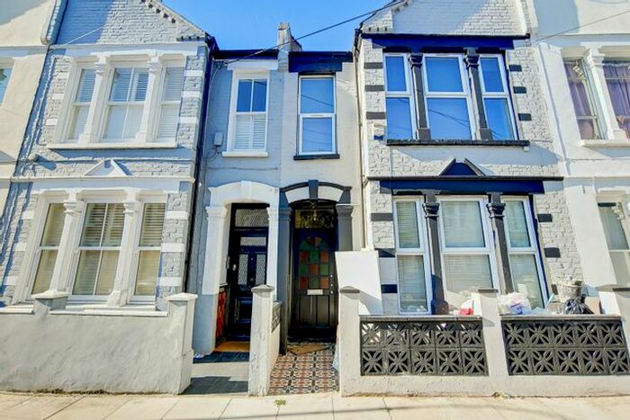 3 Bedroom Flat To Rent In Tynemouth Street, Fulham, SW6