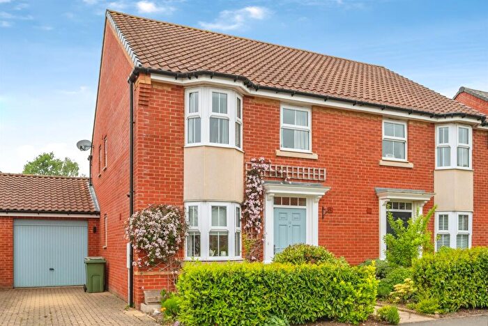 3 Bedroom Semi-Detached House For Sale In Buckenham Road, Aylsham, Norwich, NR11