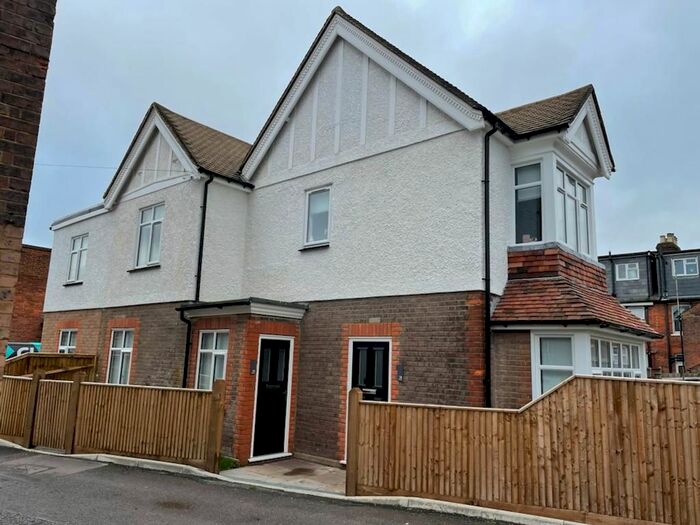 1 Bedroom Terraced House To Rent In Higham Road, Buckinghamshire, HP5