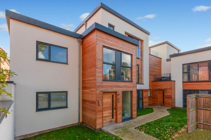 2 Bedroom Flat To Rent In Vineyard, Abingdon, OX14