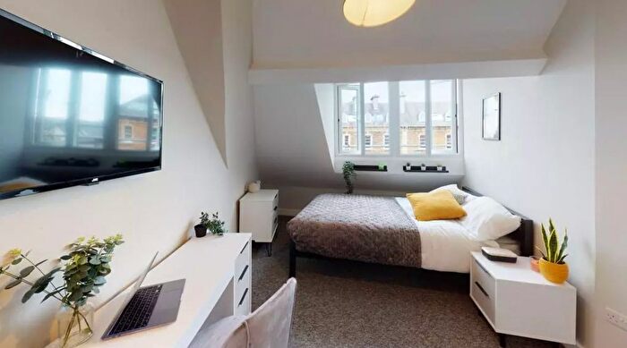 3 Bedroom Flat To Rent In Whiteladies Road, Bristol, BS8