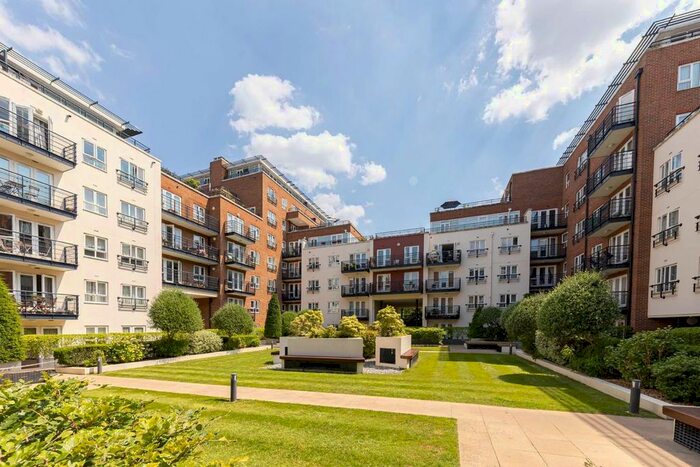 2 Bedroom Flat To Rent In Royal Quarter, Seven Kings Way, Kingston Upon Thames, KT2