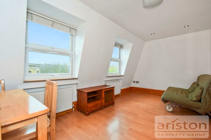 1 Bedroom Flat To Rent In Hornsey Road, Archway, N19