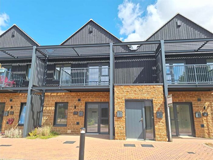 2 Bedroom Apartment For Sale In Cascade Road, Hook Norton, OX15