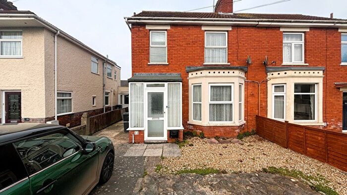 4 Bedroom Semi-Detached House To Rent In Priory Bridge Road, Taunton, TA1