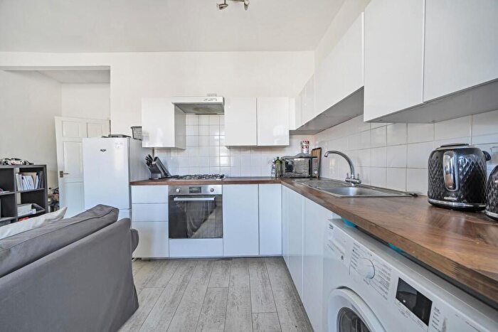 1 Bedroom Flat For Sale In Kingswood Road, Sydenham, SE20