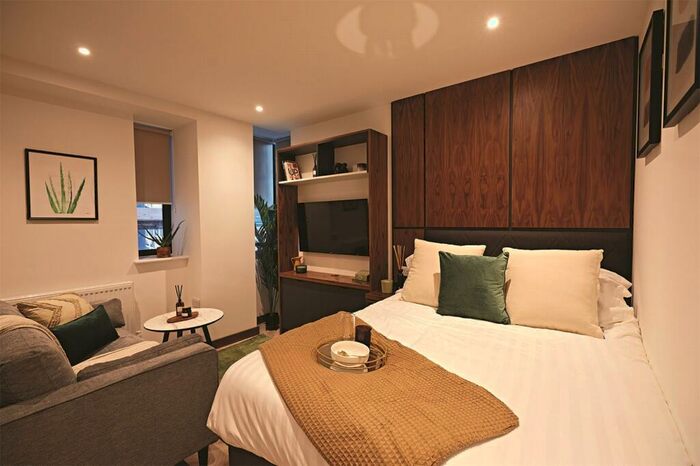 Apartment To Rent In Apt, Live Oasis Merrion Street Gardens #, LS2