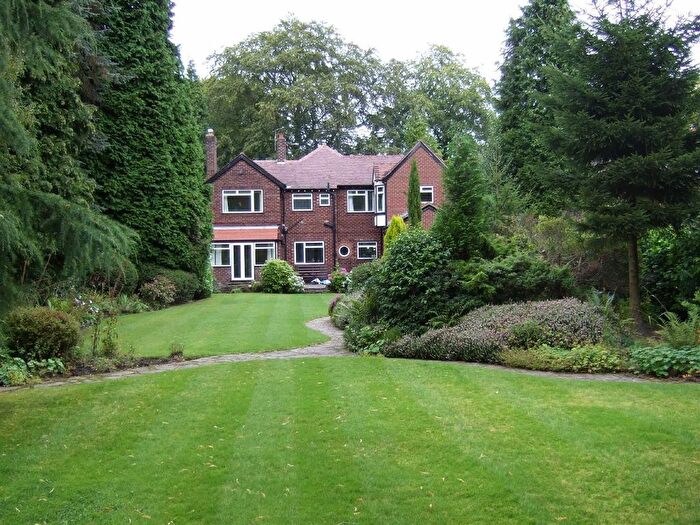 4 Bedroom Property To Rent In Broadwalk, Wilmslow, Cheshire, SK9