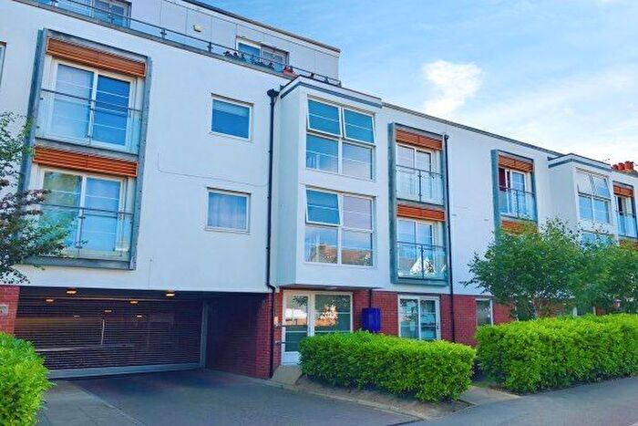 2 Bedroom Flat To Rent In Honiton Road, Southend-On-Sea, SS1