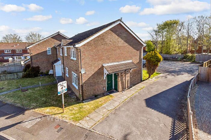1 Bedroom Semi-Detached House For Sale In Newbury Close, Folkestone, Kent, CT20
