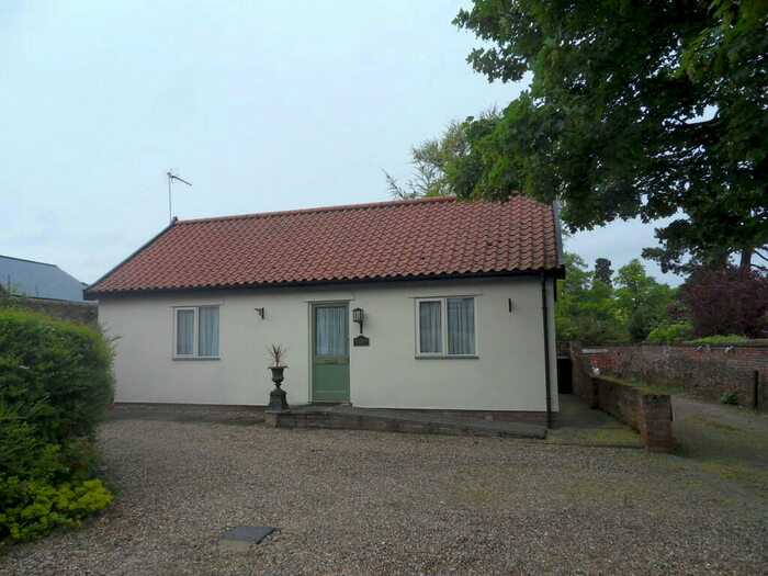 2 Bedroom Detached Bungalow To Rent In Norfolk House Yard, Diss, IP22
