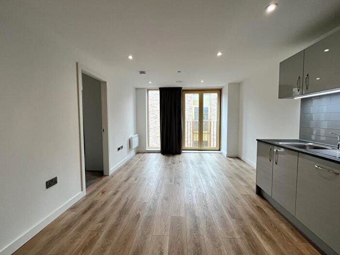 1 Bedroom Apartment To Rent In Flat :: The Quarters, M1