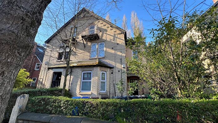 Studio To Rent In Chatham Grove, Manchester, M20