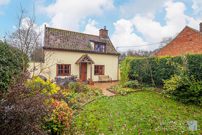 2 Bedroom Detached House For Sale In Ashwellthorpe Road, Wreningham, NR16