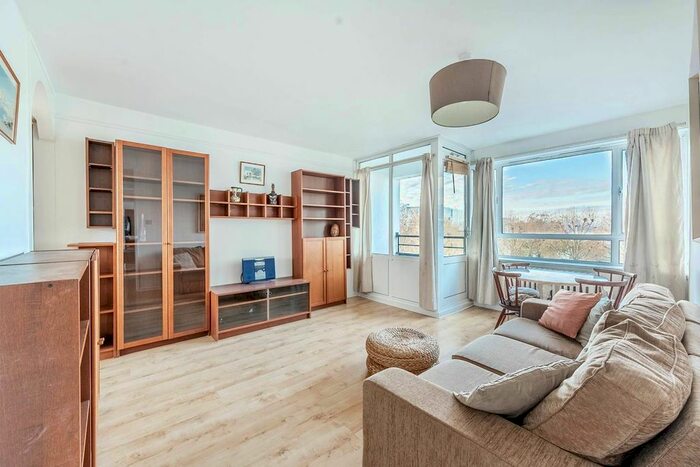 2 Bedroom Flat To Rent In Churchill Gardens, Pimlico, London, SW1V