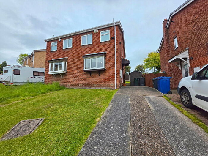 2 Bedroom Semi-Detached House For Sale In Stonehill Rise, Cudworth, Barnsley, S72