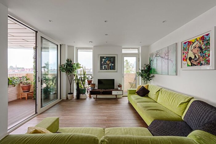 2 Bedroom Flat For Sale In Fiador Apartments, Telegraph Avenue Greenwich, SE10