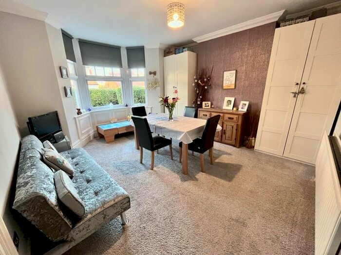 2 Bedroom Flat For Sale In Windsor Road, Monkseaton, Whitley Bay, NE25