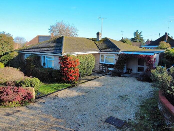 3 Bedroom Bungalow For Sale In Falkland Drive, Newbury, RG14