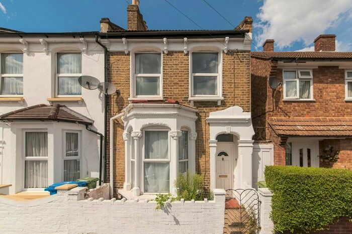 4 Bedroom Terraced House To Rent In Fenham Road, SE15