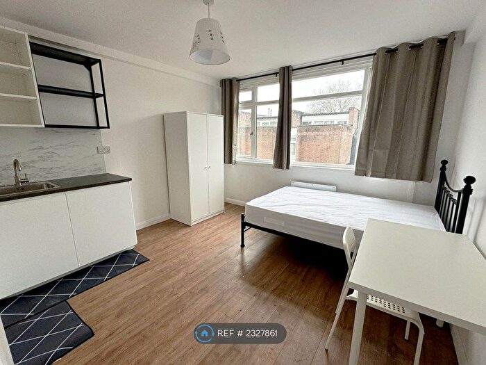 Studio To Rent In Coburg Crescent, London, SW2