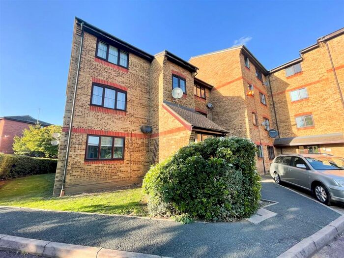 1 Bedroom Flat To Rent In Russett House, Falcon Avenue, Grays, RM17