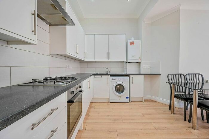 2 Bedroom Flat To Rent In Freeland Road, Ealing, London, W5