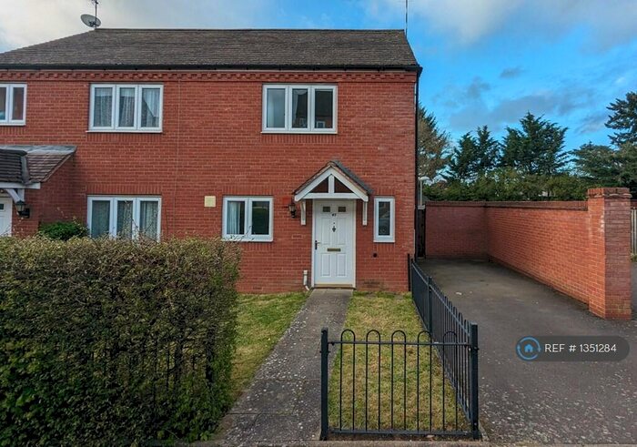 2 Bedroom Semi-Detached House To Rent In Congreve Way, Stratford-Upon-Avon, CV37