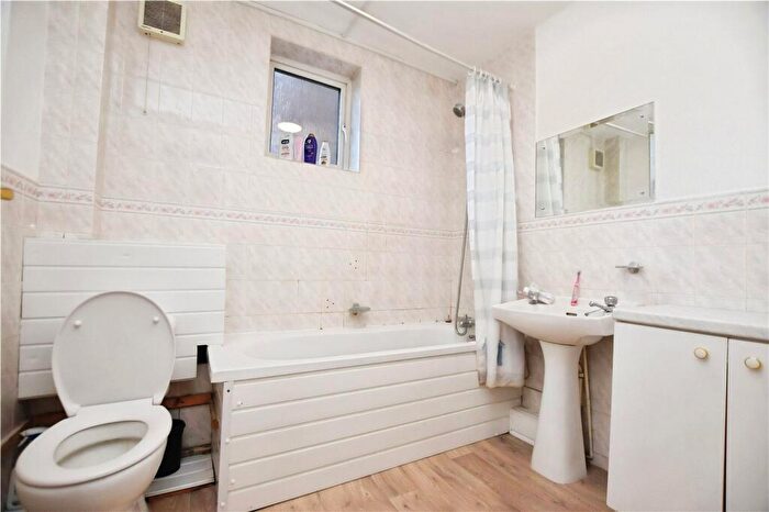 1 Bedroom Maisonette To Rent In Chadwell Heath Lane, Chadwell Heath, Romford, RM6