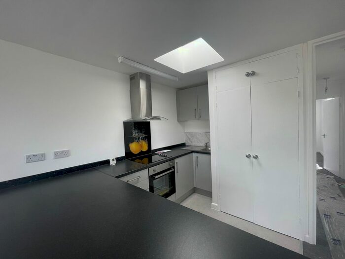 2 Bedroom Flat To Rent In Ribble Place, Farnborough, GU14