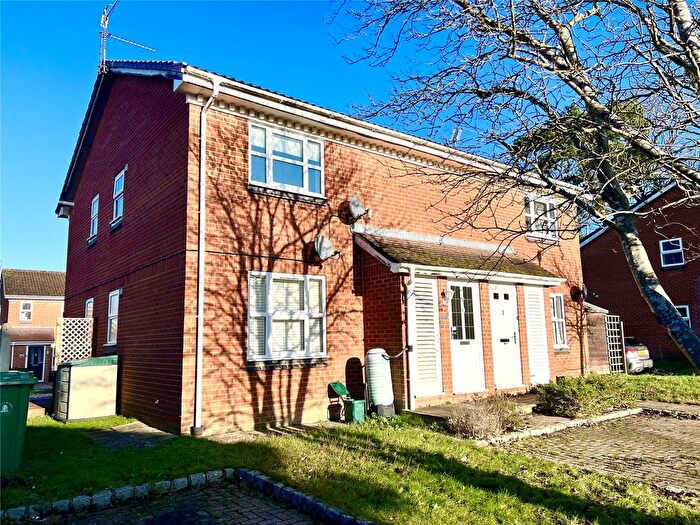 1 Bedroom Terraced House To Rent In Broom Field, Lightwater, Surrey, GU18