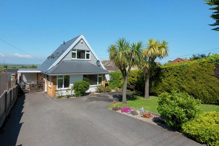 4 Bedroom Detached House For Sale In Dargate Road, Yorkletts, Whitstable, CT5