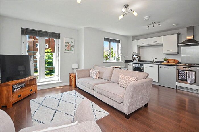 2 Bedroom Flat For Sale In Fenton Place, Middleton, Leeds, LS10