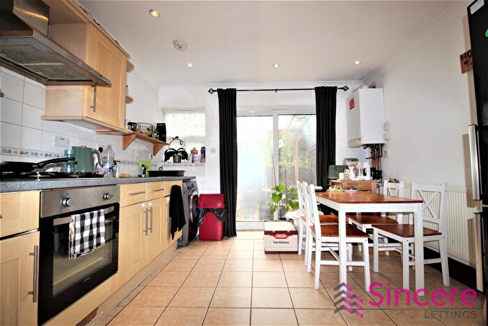 1 Bedroom Apartment To Rent In Forest Drive West, Leytonstone, E11
