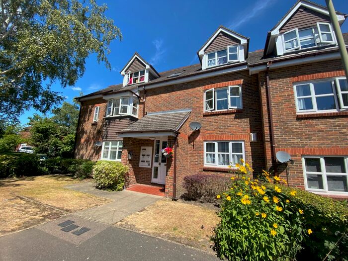 1 Bedroom Flat To Rent In Capstans Wharf, St. Johns, Woking, GU21