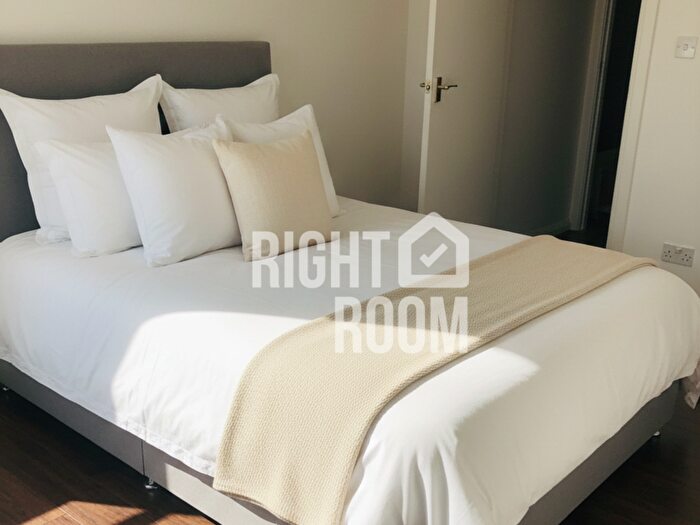 Studio To Rent In Studio Flat, Cross Street, BN3