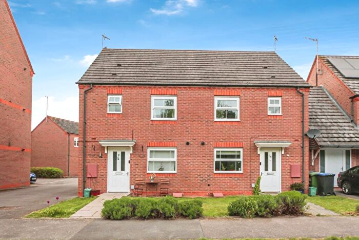 3 Bedroom Semi-Detached House For Sale In Hardwick Field Lane, Warwick, CV34