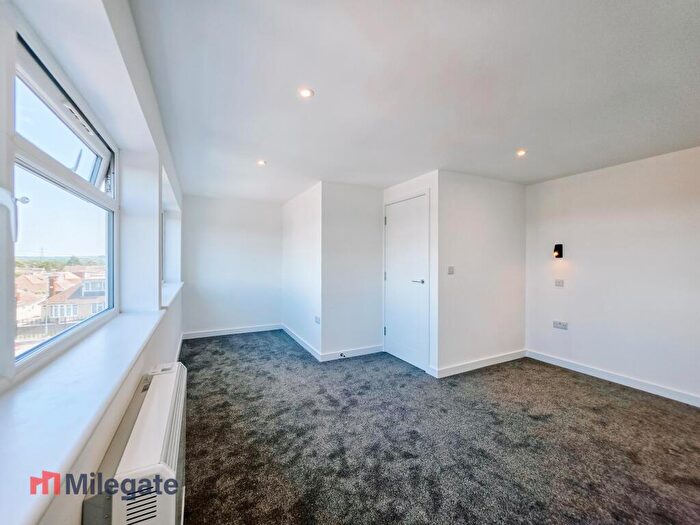 1 Bedroom Flat To Rent In Southend Road, Wickford, SS11