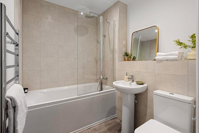 1 Bedroom Apartment For Sale In St Aubyns, Vaughan Williams Way, Rottingdean, Brighton, BN2