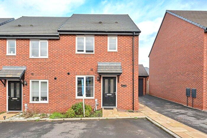 3 Bedroom Semi Detached House For Sale In Middleham Avenue, Stafford, Staffordshire, ST16