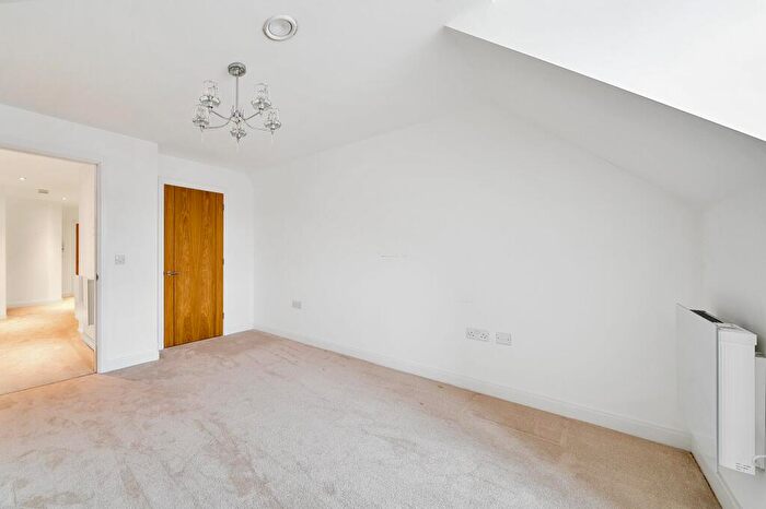 2 Bedroom Retirement Property For Sale In Westhall Road, Langton House, CR6
