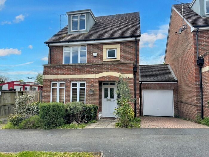 4 Bedroom Town House To Rent In Cyrus Terrace, Pentland Way, Uxbridge, Greater London, UB10