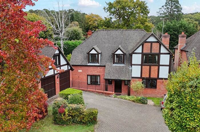 4 Bedroom Detached House For Sale In The Ridings, Frimley, Camberley, Surrey, GU16
