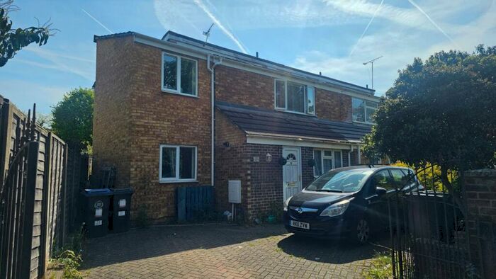 5 Bedroom End Of Terrace House To Rent In Frimley Road, Camberley, GU15
