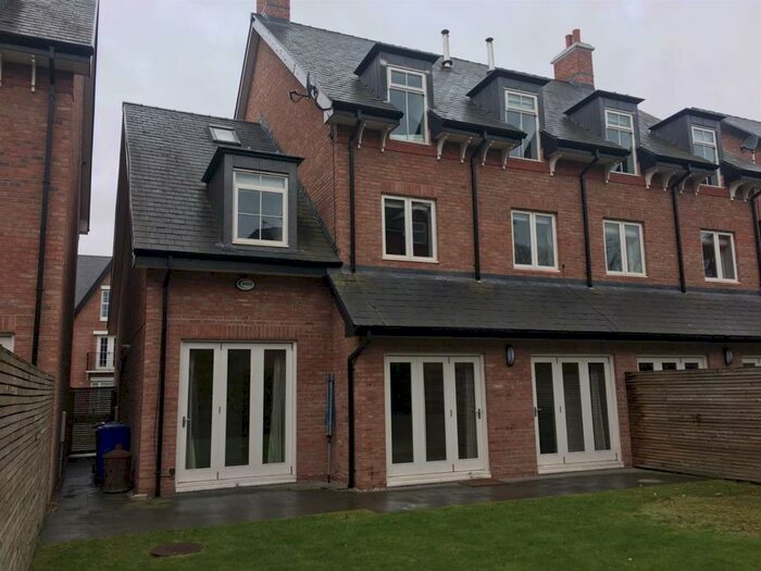 5 Bedroom House To Rent In Agalia Gardens, Manchester, M20