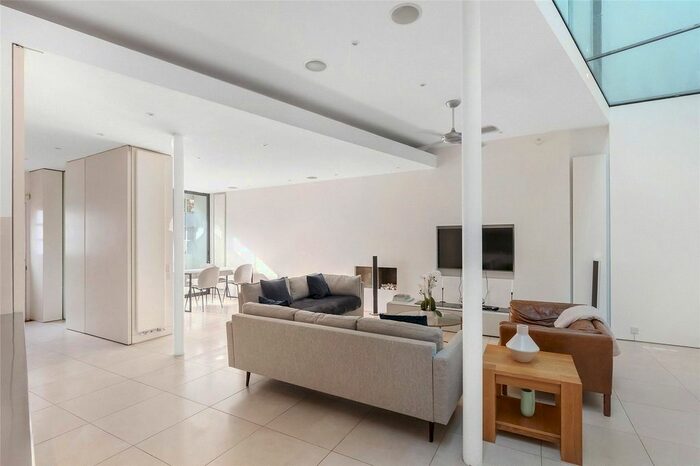 3 Bedroom Mews To Rent In Hesper Mews, London, SW5