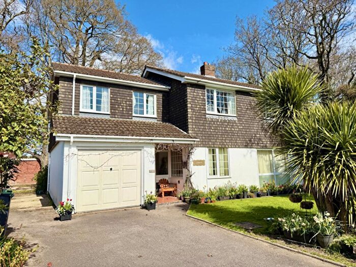 4 Bedroom Detached House For Sale In Wingfield Avenue, Highcliffe On Sea, Christchurch, BH23